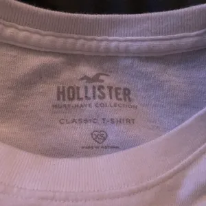 Hollister crop top thumbnail 2