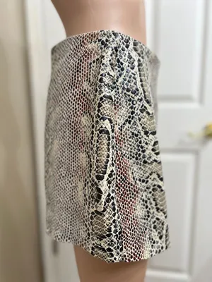 Haute Monde Snake Print Shorts size M thumbnail 2