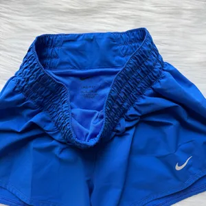 Nike dri fit shorts thumbnail 2