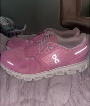 On Cloud Shoes Women’s thumbnail 3