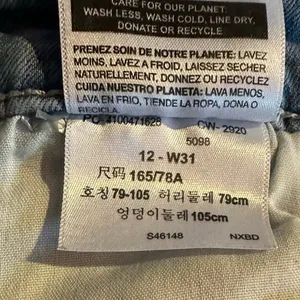Women's Levi’s High Waist Light Wash Denim Shorts 31/12‎ Frayed Hem thumbnail 5