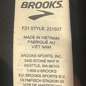 Brooks Women's Shield Hybrid Vest Black Size Small 221507 thumbnail 5
