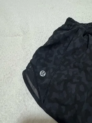 lululemon hotty hot shorts  thumbnail 3