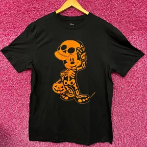 Disney Spooky Mickey Mouse Disney Tshirt size XL thumbnail 1