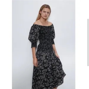 Zara Penny Ruched Black Floral Linen Blend Boho Puff Midi Dress Size Small thumbnail 2