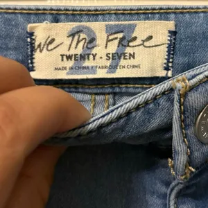 We The Free FP Blue Denim High Rise Float On Flare Jeans Size 27 thumbnail 4