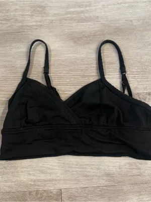 Lululemon Ujjayi Bra in Black Size 4 thumbnail 3