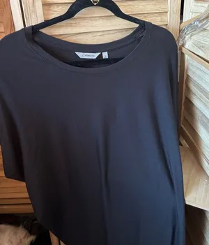 Athleta Black Dropped Short Sleeve Crewneck Tee Small thumbnail 1