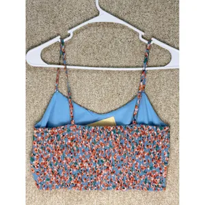 NWT medium B.O.G Collective Blue Floral‎ Smocked Back Crop Top Adjustable Straps thumbnail 2