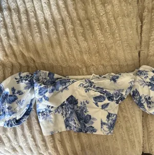 Abercrombie Poplin Off the Shoulder Blue Floral Puff Sleeve Top NWT Size S thumbnail 2