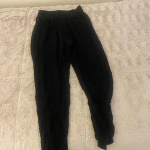 Aerie black  joggers- x small thumbnail 2