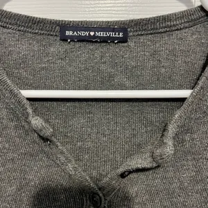 Brandy Melville grey long Sleeve crop top one size thumbnail 2