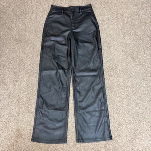 Social Tourist Ultra High Rise Baggy Faux Leather Pants Womens 7R W28 Black thumbnail 2