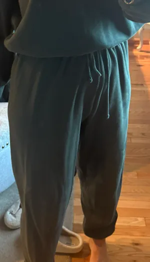 SKIMS Sweat Set thumbnail 4