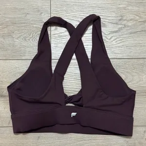 Fabletics Plum Purple Twist Front Cross Back Sports Bra Womens Medium thumbnail 4