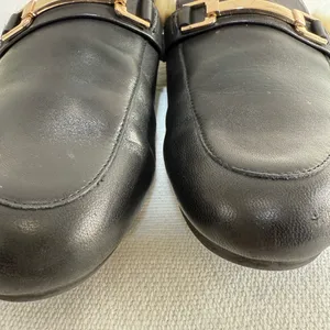 Steve Madden Black Leather Mules with Tan Fur Lining thumbnail 3