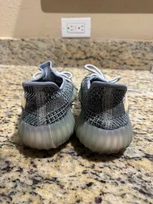 Yeezy Boost 350 V2 Ash Blue Adidas thumbnail 4