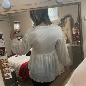 NWOT Zara white v neck baby doll long sleeve top / shirt/ blouse! thumbnail 7