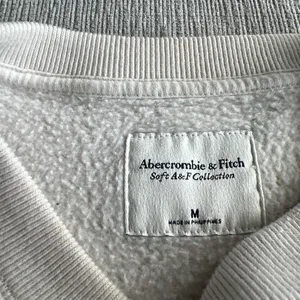 Abercrombie Crewneck thumbnail 3