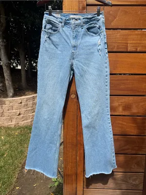 Levi’s 70s High Flare Jeans Size 27 High Rise Flare Raw Hem Light Medium Wash thumbnail 7