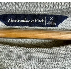 Abercrombie & Fitch Gray Colorblock Snap Side Pullover Sweatshirt Top Size Small thumbnail 3