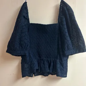 Draper James Navy Blue Puff Sleeve Square Neckline Peplum Hem Eyelet Top size M thumbnail 4