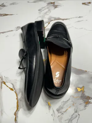 Classic Black Leather Women's Moccasins Size 10 thumbnail 12