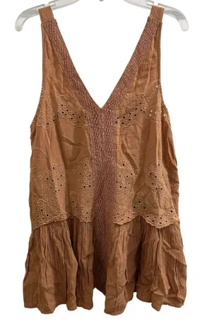 NWT American Eagle Eyelet Floral Boho Tiered Ruffle Sleeveless Top Tan XS/S New. thumbnail 1