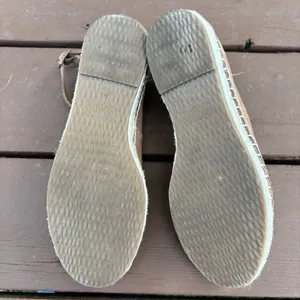 Como vintage Crown Vintage Tan Espadrille Flats | Size 7M thumbnail 11