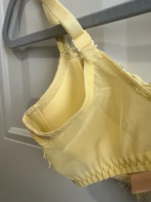 Victoria's Secret Lace Bra Push-Up thumbnail 4