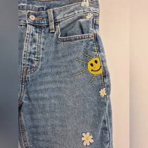 Old Navy High Waisted Button Fly Slouchy Straight with Floral Embroidery Jeans thumbnail 6