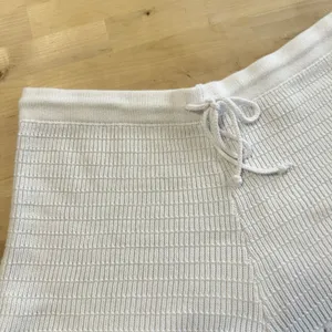 Offline by Aerie‎ Womens Crochet Knit High Waisted Shorts Sz XL Beach Resortwear thumbnail 3