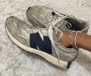 New Balance 327 Sneakers thumbnail 1