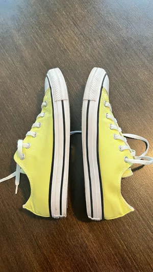 Yellow converse thumbnail 3