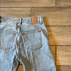 Zara Blue Straight Leg Denim with Vintage Appeal thumbnail 10