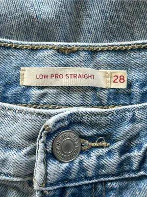 Levi’s Low Pro Straight Women's Jeans Sz 28 90s Retro Grunge Normcore Y2K Baggy thumbnail 13