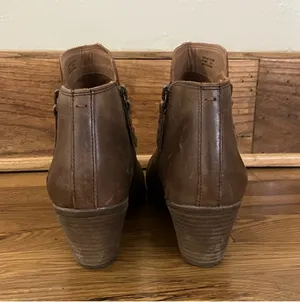 Frye Judith Zip Wheat Leather Ankle Booties Size: 8.5M thumbnail 6