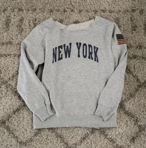 Brandy Melville Sweatshirt New York thumbnail 1