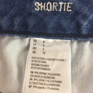 American Eagle Shortie Stretch Medium Wash‎ Denim Cuffed Size 8 thumbnail 9