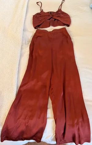 Express Two-Piece Set thumbnail 1