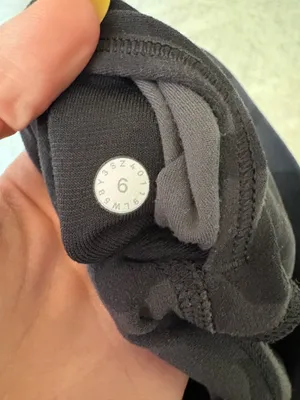Lululemon Camo Leggings Size 6  thumbnail 3