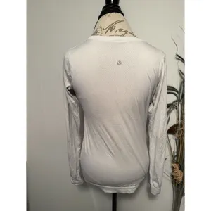 LULULEMON‎ White Baselayer Long Sleeve Top Size 8 thumbnail 3