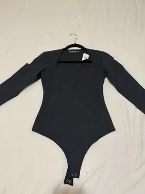 NWT Abercrombie and Fitch Ava Long-Sleeve Sculpt Matte Bodysuit thumbnail 4