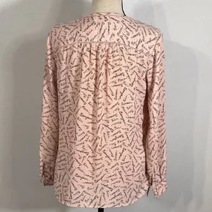 Banana Republic Factory Blouse Women's Size Small Pink Long Sleeve French Words thumbnail 3