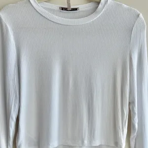 BCBGeneration Cropped Long Sleeve Ribbed Tee, White, Size Medium thumbnail 3