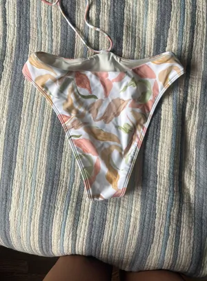 Abercrombie High-Waisted Bikini Bottoms thumbnail 4