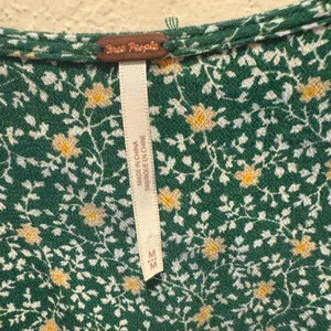 FREE PEOPLE Ditsy Floral Mini Dress‎ in Green size Medium 90s thumbnail 4