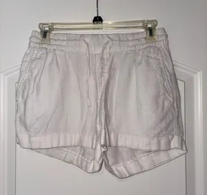 Old Navy White Linen Shorts thumbnail 1