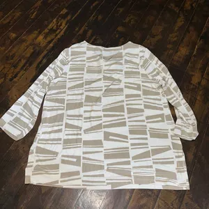 Chico’s traveler knit 3 abstract tan cream blouse thumbnail 3