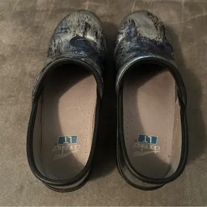 Dansko Metallic Silver and Blue Paisley LT Clogs eu37 us 7 thumbnail 6
